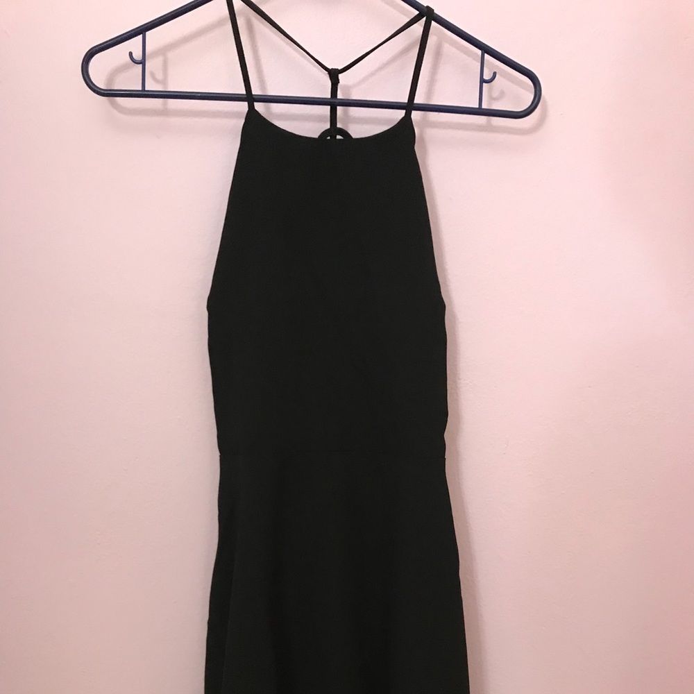 black boohoo dress